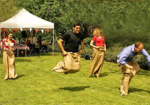 Тематика корпоратива на природе. 13 интересных идей для конкурсов, которые можно провести во время летнего корпоратива на природе: для компании из 10-30 человек