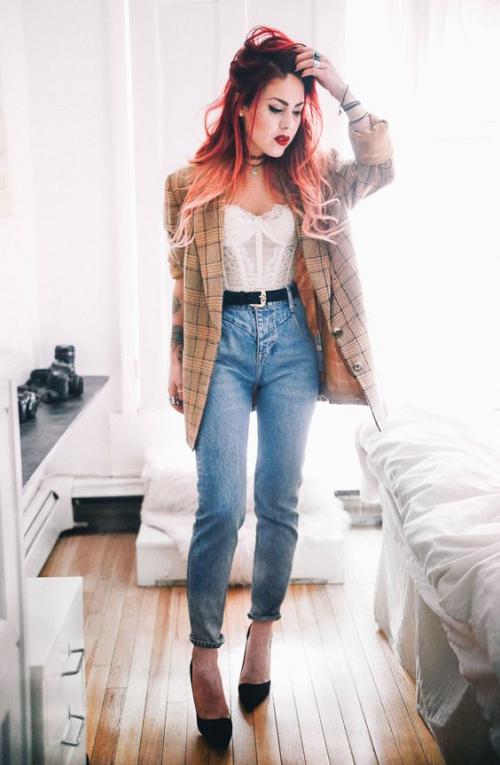 Выбирай стиль: 5 популярных видов женских джинсов на резинке 04