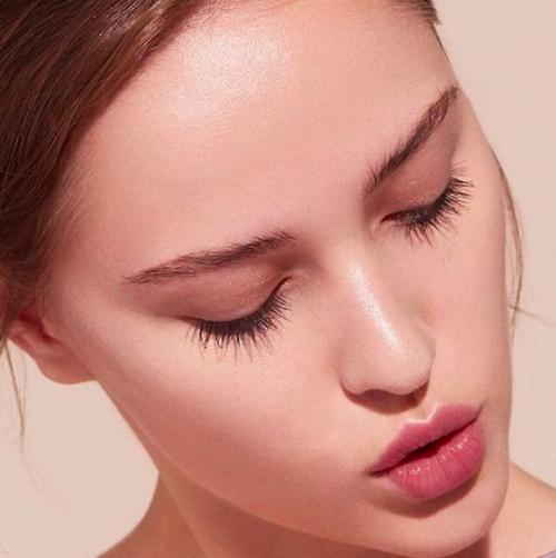 Как выбрать хайлайтер для смуглой кожи. Хайлайтер: подробное бьюти-досье