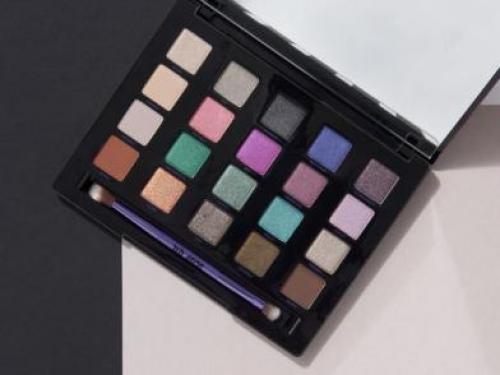 Какие продукты используются для создания макияжа на все времена. Как правильно наносить макияж на лицо?