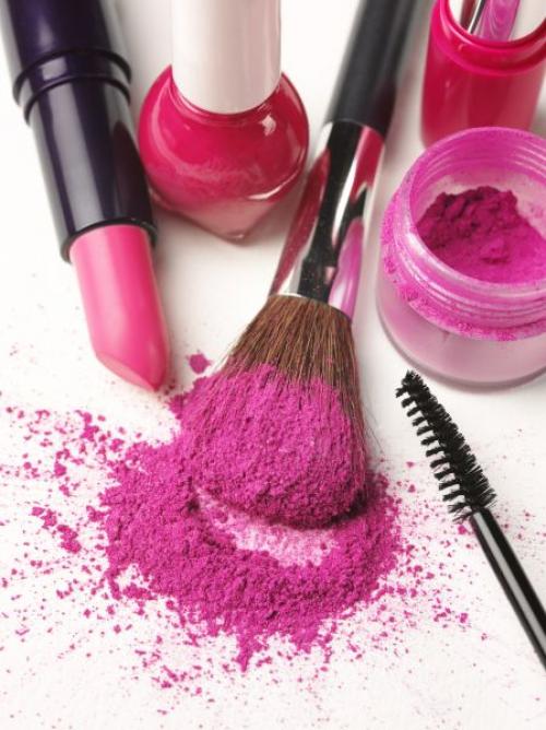 Как правильно наносить макияж на все времена. В какой последовательности наносить макияж?