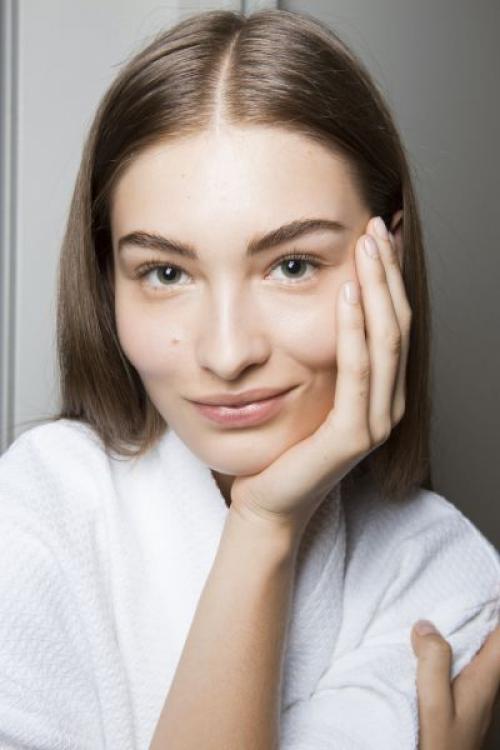 Какие тона основы лучше использовать для создания естественного дневого макияжа. Естественный макияж: основные правила