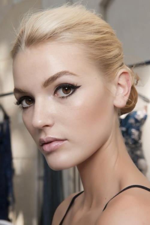 Как создать грамотный макияж для рабочего дня. Макияж деловой женщины: как создать?