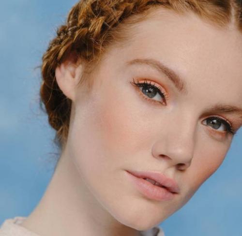 Как нанести макияж на щеки. Сгладить углы: как округлить щеки с помощью макияжа