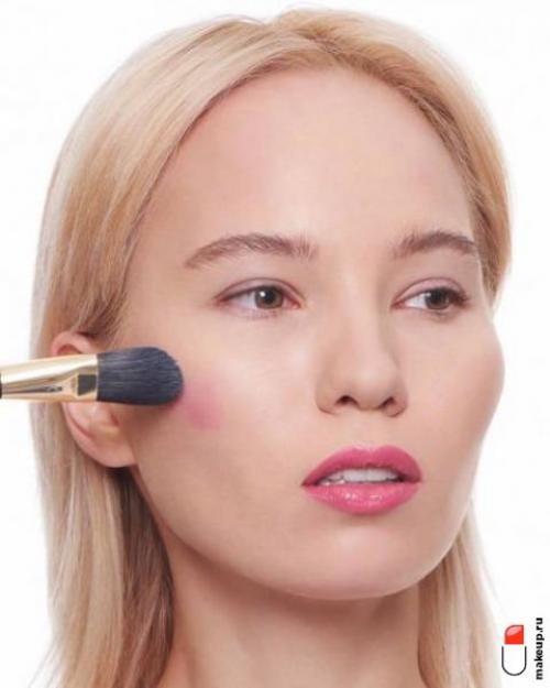 Как нанести макияж на щеки. Сгладить углы: как округлить щеки с помощью макияжа