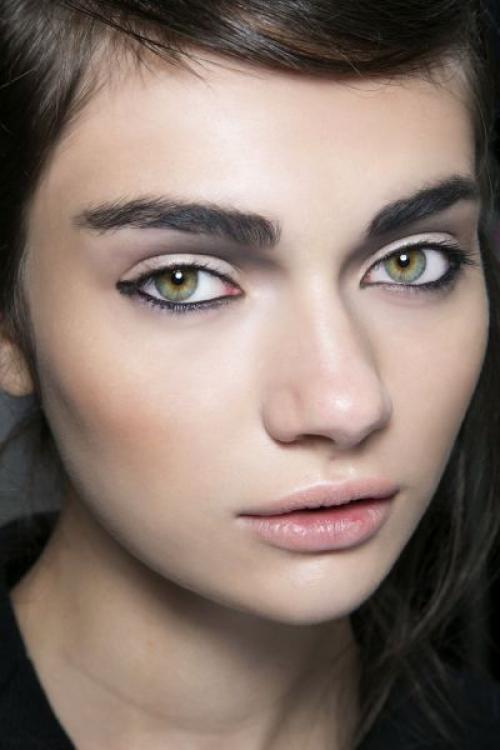 Что такое карандашная техника при макияже глаз. Как правильно подвести глаза карандашом?