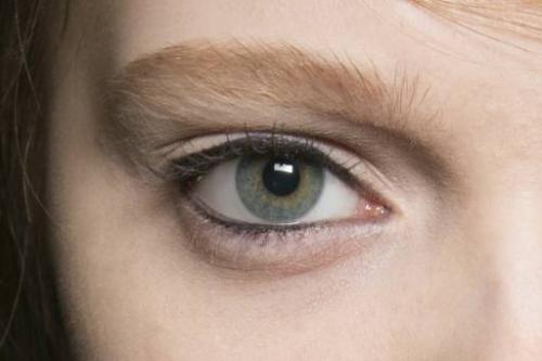 Что такое карандашная техника при макияже глаз. Как правильно подвести глаза карандашом?