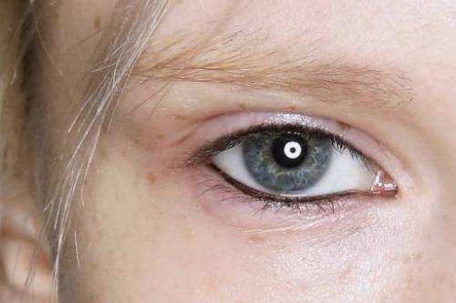 Что такое карандашная техника при макияже глаз. Как правильно подвести глаза карандашом?