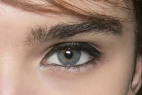 Что такое карандашная техника при макияже глаз. Как правильно подвести глаза карандашом?