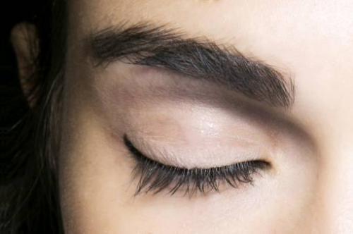 Что такое карандашная техника при макияже глаз. Как правильно подвести глаза карандашом?