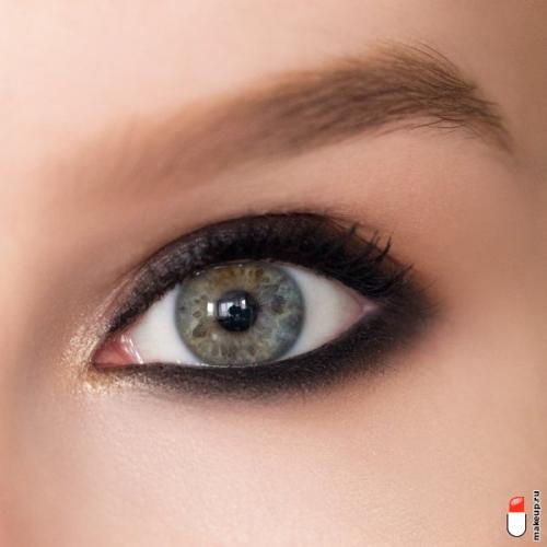 Как нанести карандаш на веки, чтобы получить эффект классического вечернего макияжа. Как правильно подводить глаза карандашом?