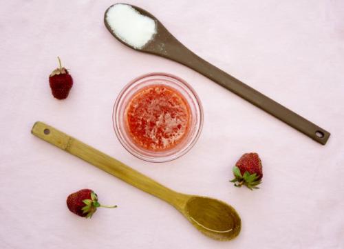 Как сделать макияж более долговечным. Как сделать макияж губ более стойким?