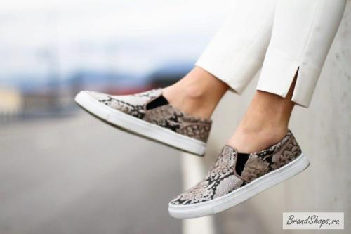 Слипоны — удобная обувь для летнего сезона