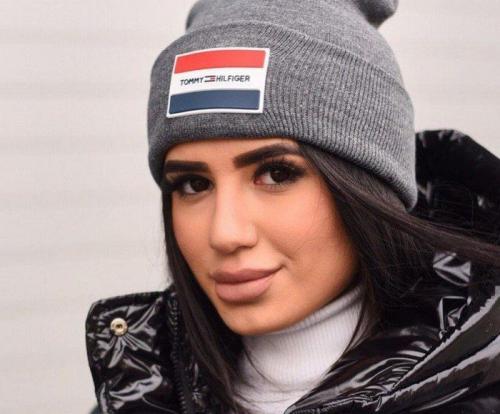 Какие аксессуары можно добавить к шапке, чтобы улучшить общий вид. 3 способа превратить старую шапку в модную вещь текущего сезона