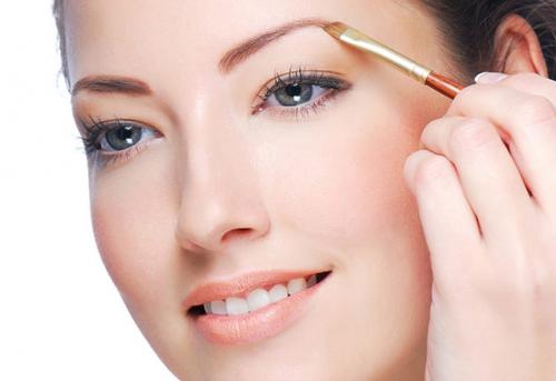 Как сделать макияж более долговечным. 10 способов продлить стойкость макияжа