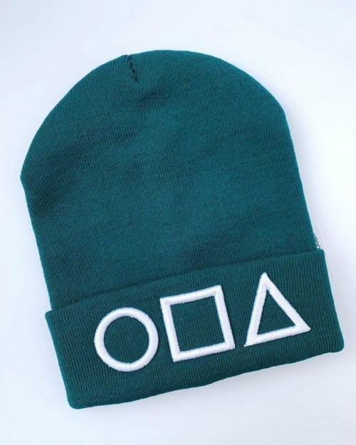 Какие аксессуары можно добавить к шапке, чтобы улучшить общий вид. 3 способа превратить старую шапку в модную вещь текущего сезона