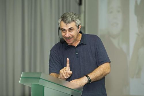 Неправильный сон младенца и новорожденных. Фазы сна 03