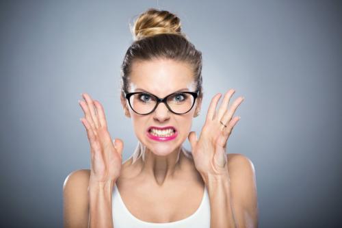 Какая поза для сна считается наиболее полезной. Поза на животе 11