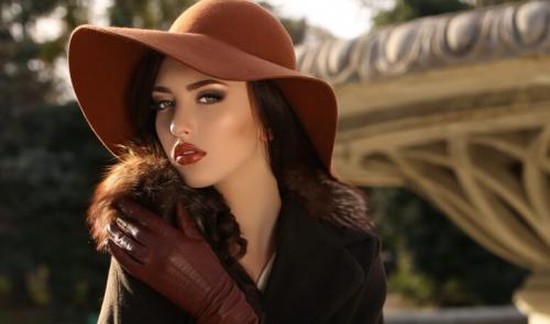 Цвет кофе с молоком в одежде. С чем хорошо сочетается коричневый цвет в одежде для женщин?