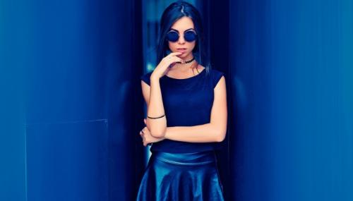 Сочетание цветов в одежде синий. С чем сочетается синий цвет в одежде у женщин: фото стильных образов