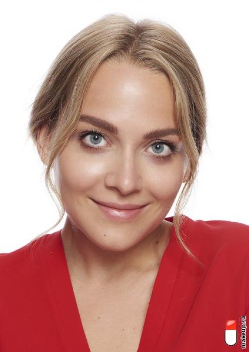 Как они достигают естественного макияжа. Натуральный макияж: фотоинструкция