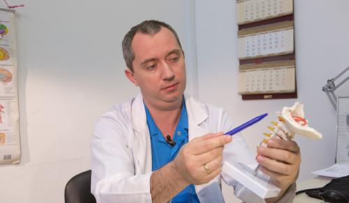 Как правильно спать при шейном остеохондрозе. Благоприятные позы для сна 02