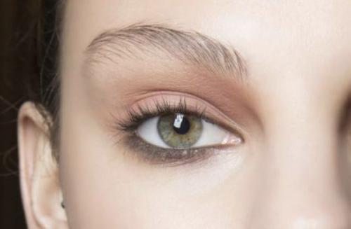 Можно ли использовать яркие цвета теней для зеленых глаз. Какими тенями красить зеленые глаза?