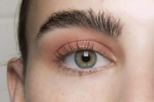 Можно ли использовать яркие цвета теней для зеленых глаз. Какими тенями красить зеленые глаза?