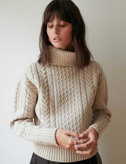 Женский пуловер спицами для начинающих. Как связать джемпер — простые способы вязания, поэтапный мастер-класс для начинающих, варианты узоров и оформления