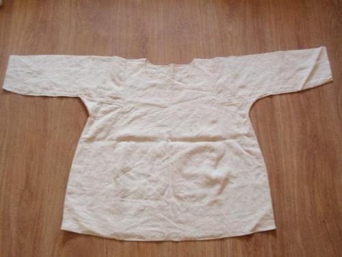 Какие культурные или исторические влияния есть на ношение женщинами мужских рубашек. Мужское исподнее