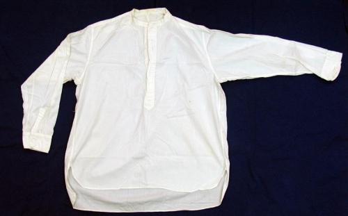 Какие культурные или исторические влияния есть на ношение женщинами мужских рубашек. Мужское исподнее