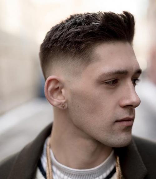 Короткая мужская стрижка с выбритыми боками. Кому подходят выбритые виски, а кому нет