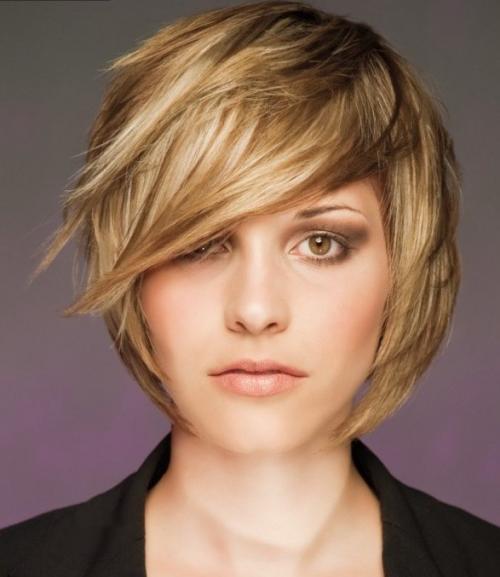 Многослойные объемные стрижки на средние волосы. Многослойный боб