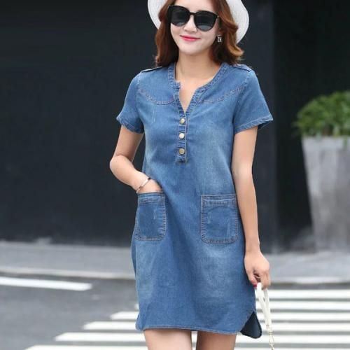 С чем можно носить джинсовое платье комбинезон. Популярные фасоны