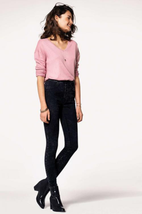 С чем носить джеггинсы. Правила составления ансамблей