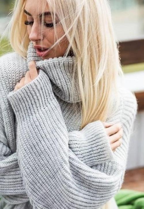 Свитер оверсайз с чем носить. Стильные модели и фасоны женского свитера оверсайз, с чем носить