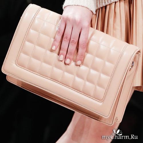 Цвет лака для коротких пальцев. Самые подходящие лаки для коротких ногтей