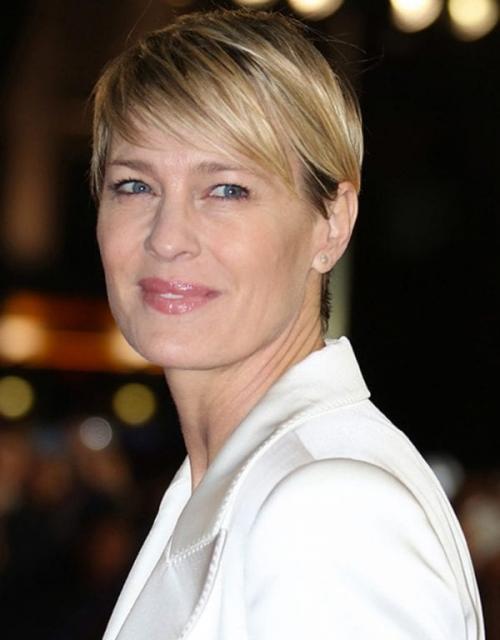 Прически для женщин 50 лет с длинными волосами. Стрижки для дам за 50