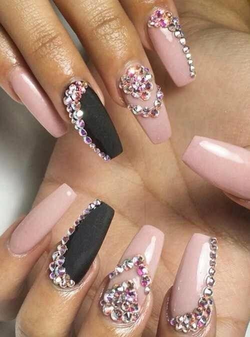 Модный маникюр для женщин после 40 лет. Модный маникюр для женщин за сорок: зимние тренды 2019