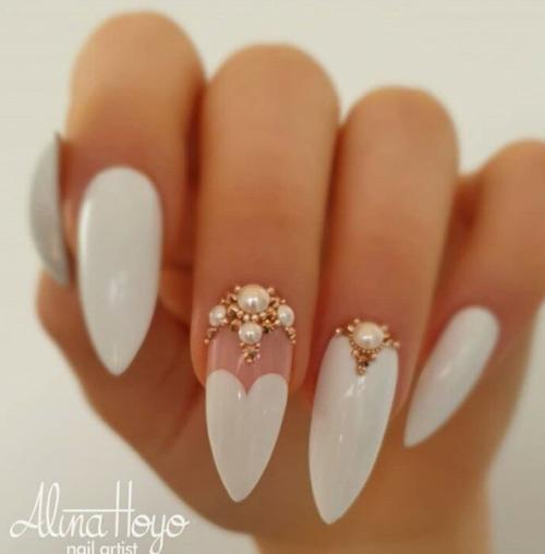 Маникюр френч сердце. Френч в форме сердца: 18 идей изящного маникюра 08 Маникюр френч сердце. Френч в форме сердца: 18 идей изящного маникюра 08