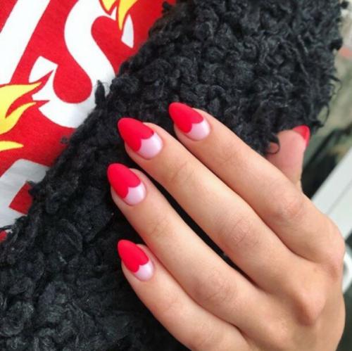 Маникюр френч сердце. Френч в форме сердца: 18 идей изящного маникюра 01 Маникюр френч сердце. Френч в форме сердца: 18 идей изящного маникюра 01