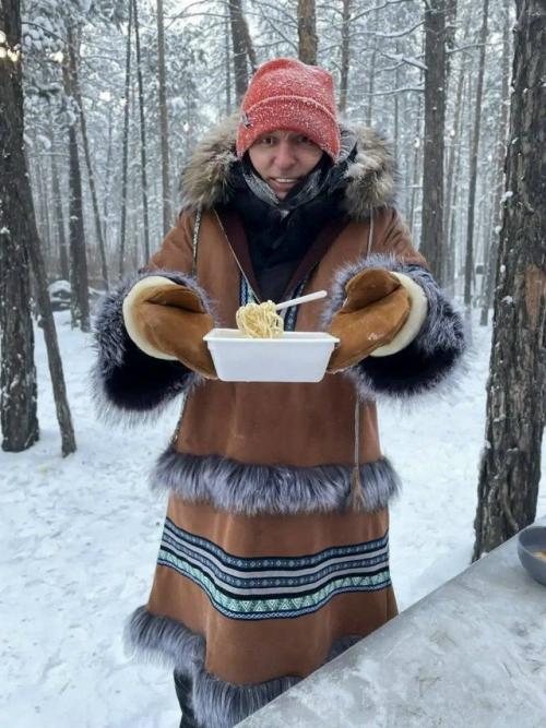 Павел воля вместе с двенадцатилетним сыном Робертом отправились в зимнее путешествие в самый холодный регион земли - приветливую Якутию. 01