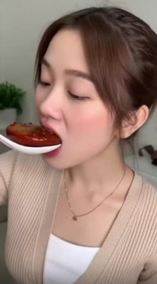 Фух, показалось.   Азиатская кухня - это как приключение для вкусовых рецепторов: острое, сладкое, кислое и соленое в одном флаконе! 01