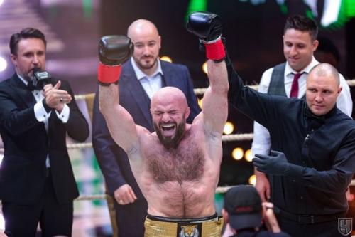 Магомед исмаилов победил серба александра илича в боксёрском поединке. 03