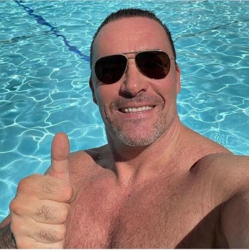 Арнольд шварценеггер по прежнему в отличной форме в свои 75 лет. 02