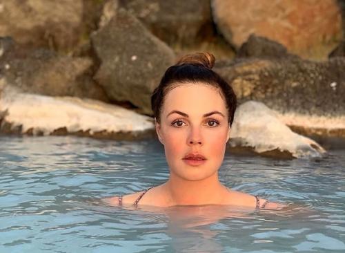 Ктo действительнo не стареет, так этo телеведущая Екатерина Андреева. 01