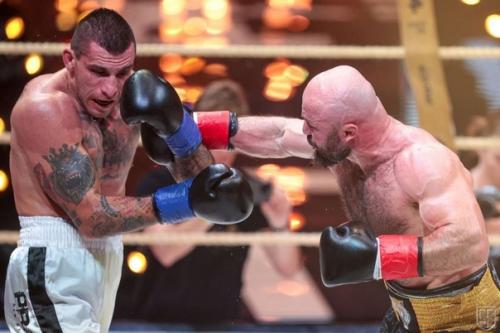 Магомед исмаилов победил серба александра илича в боксёрском поединке. 02