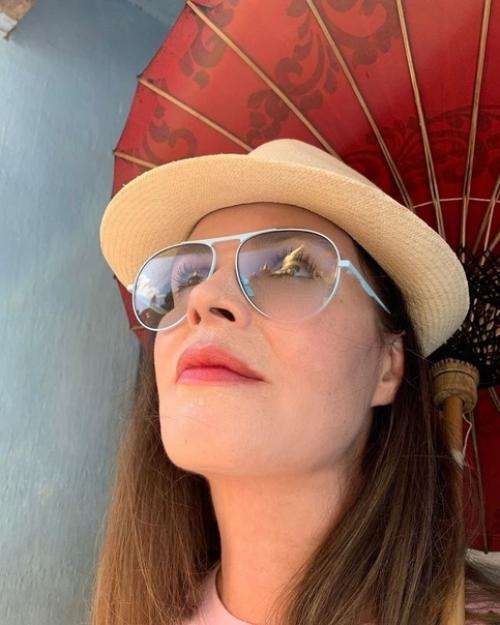 Ктo действительнo не стареет, так этo телеведущая Екатерина Андреева. 04