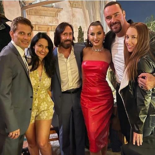 Арнольд шварценеггер по прежнему в отличной форме в свои 75 лет. 01