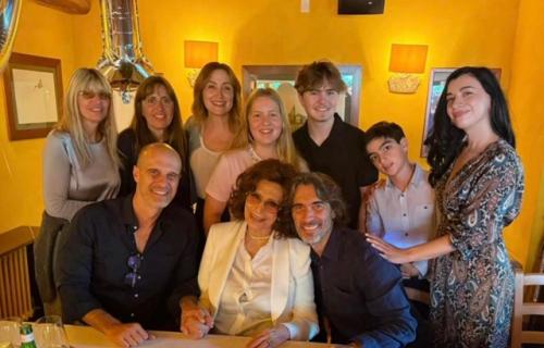 Софи лорен отметила 91-летие. 02